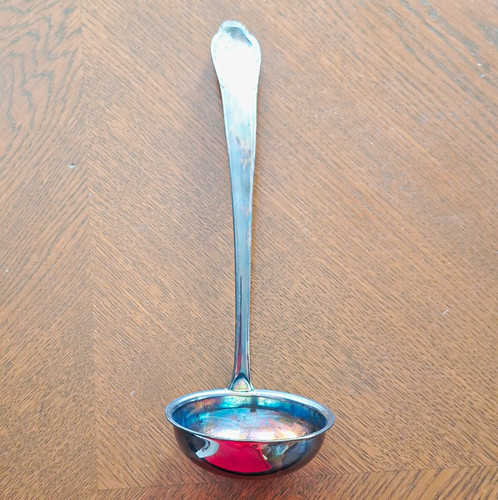 Schöpfkelle aus metall - schöpfkelle,